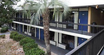 Budgetel Inn Wilmington Exterior photo